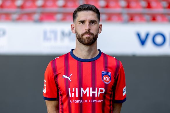Heidenheim striker Stefan Schimmer.