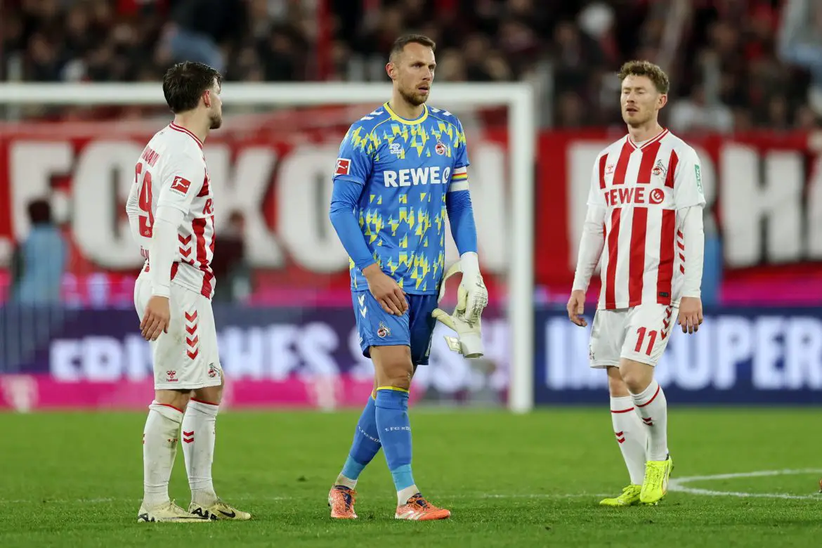 Marvin Schwäbe and Köln teammates after Saturday's draw with St. Pauli.