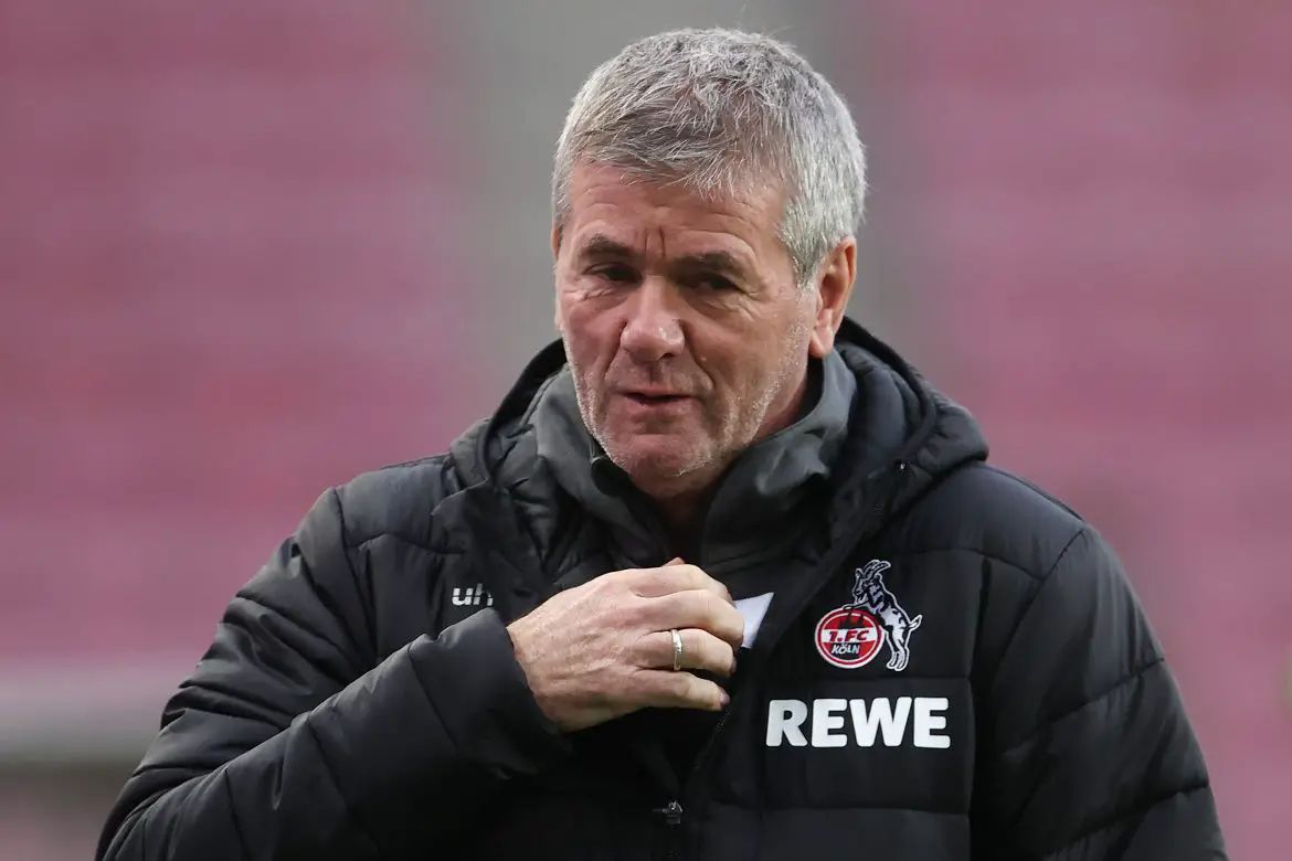 Friedhelm Funkel coaching 1. FC Köln in the spring of 2021.