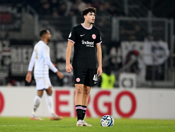Eintracht Frankfurt have sold promising young Spanish striker Ignacio "Nacho Ferri" Julia to KV Westerlo, yet kept their options open with regard to the 20-year-old.