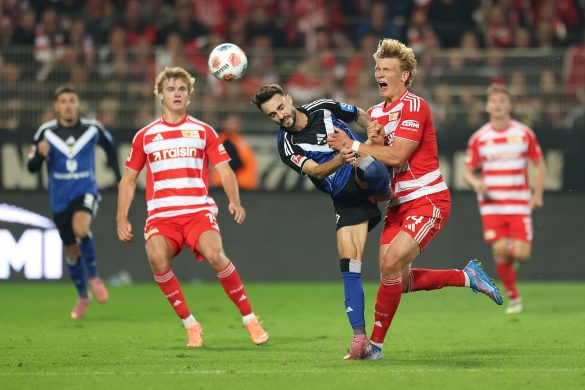 Hamburg's Fabio Vieira fouling Union Berlin's Leopold Querfeld in a Sunday Bundesliga fixture.