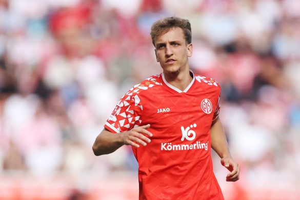 Nelson Weiper of Mainz 05.