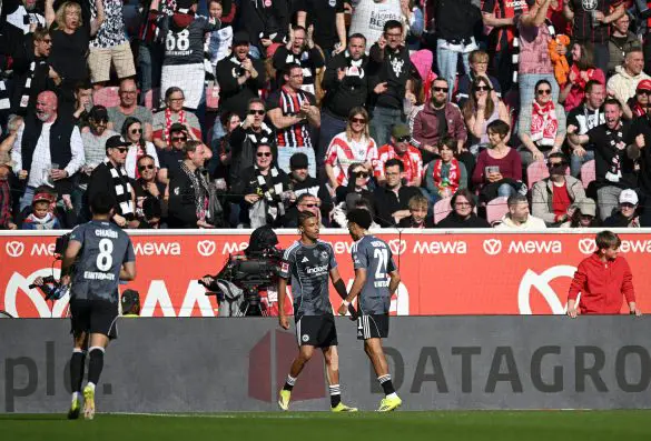 Eintracht Frankfurt players during Mainz match.