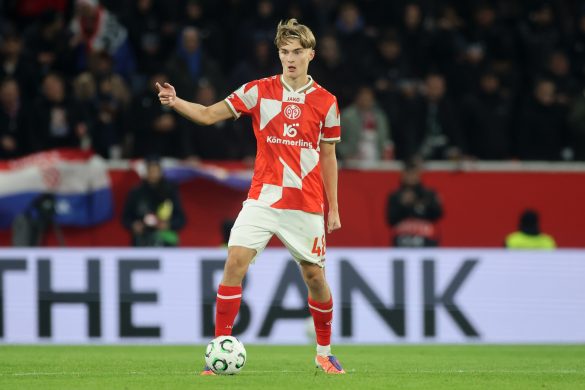 Premier League subject of interest Kacper Potulski representing Mainz in the Conference League.