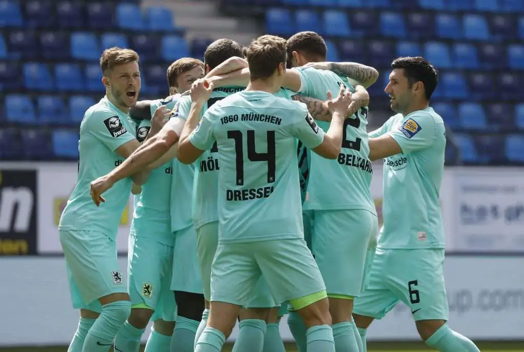 1002321137-1024x689.jpg