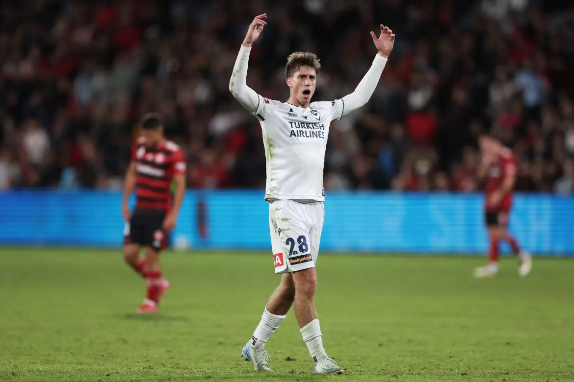 Melbourne Victory fullback Kasey Bos is headed to the Bundesliga after signing with Mainz.