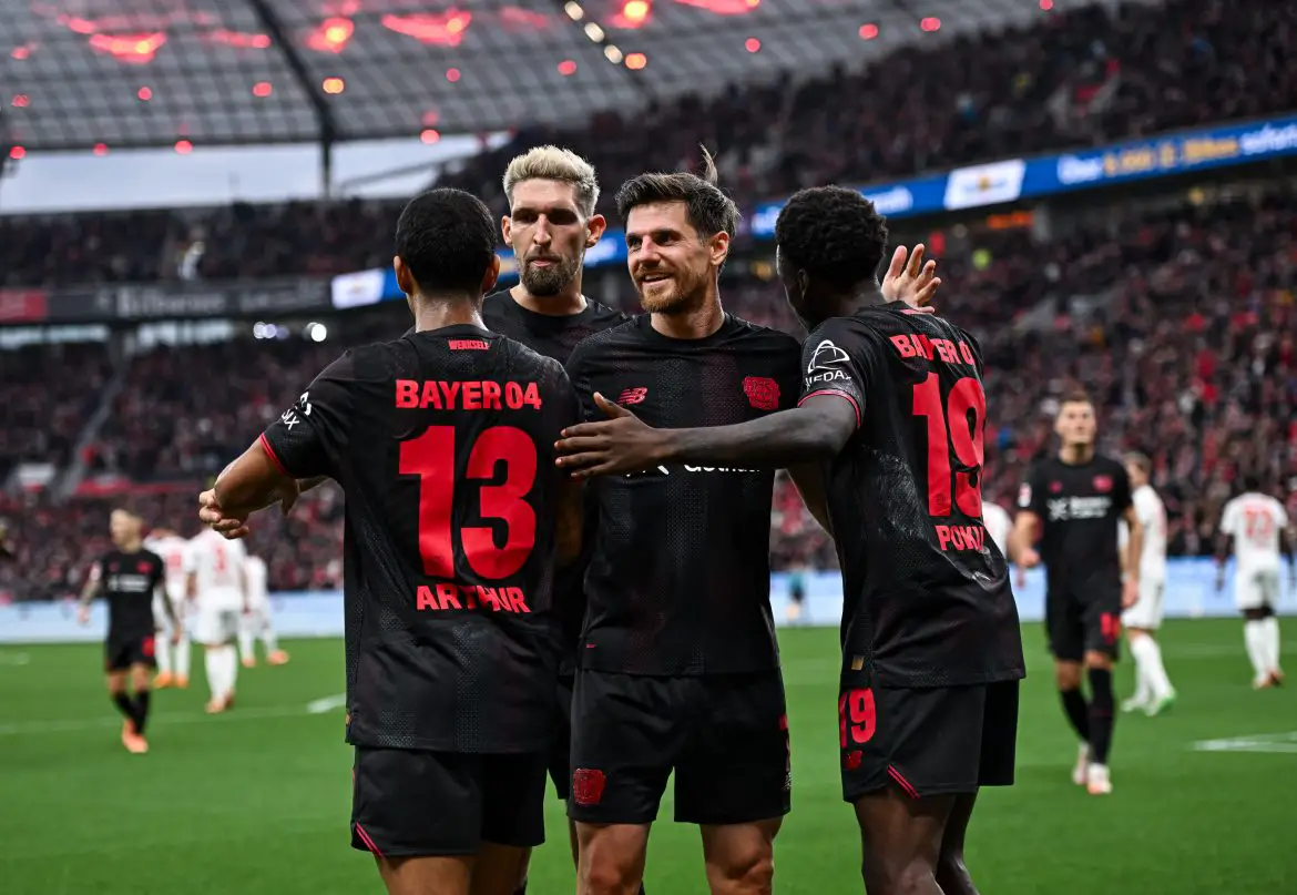 Bayer Leverkusen players celebrates against Heidenheim