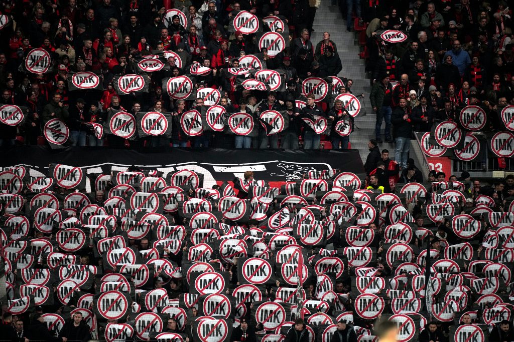 Bavarian interior minister hits back at Bundesliga ‘anti-IMK’ protest movement: “Irresponsible fear mongering.”