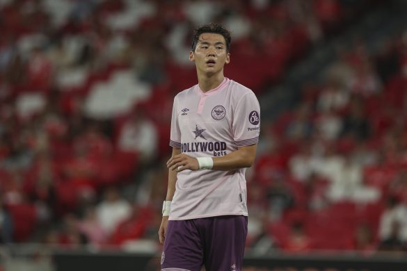 Brentford's Kim Ji-soo looks to be headed to 1. FC Kaiserslautern.