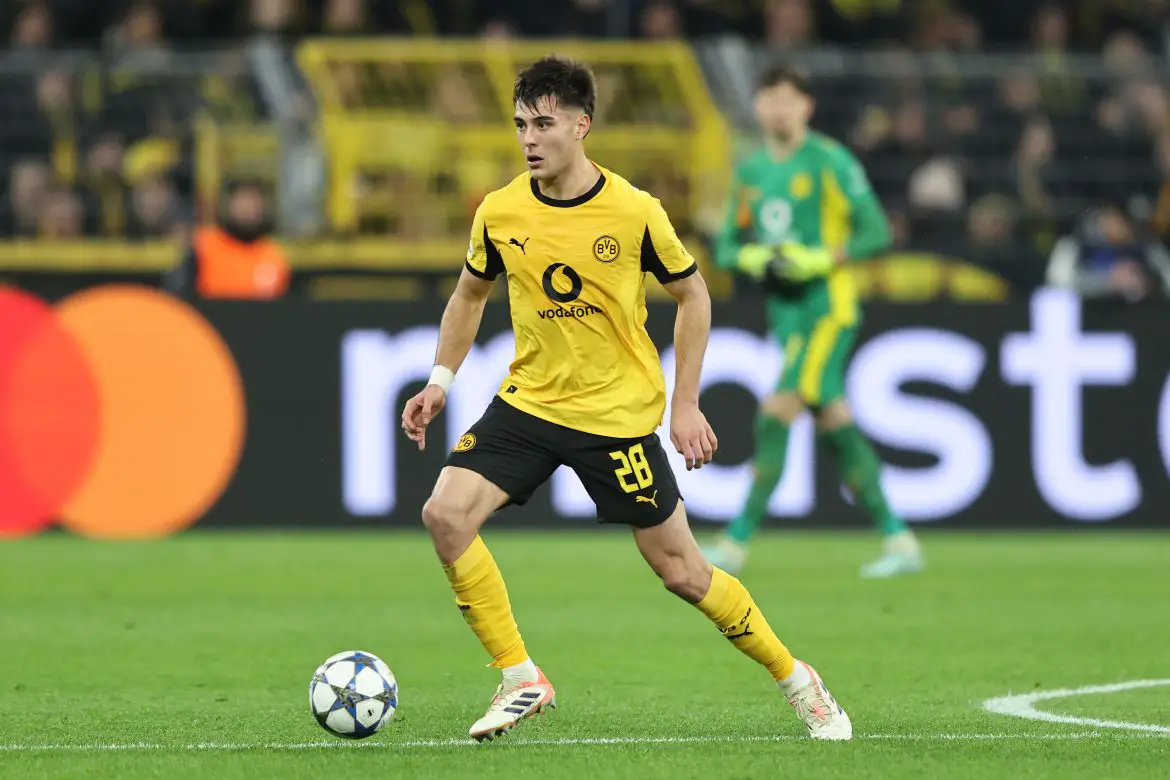 Chelsea centre-back Aaron Anselmino working on loan at Borussia Dortmund.