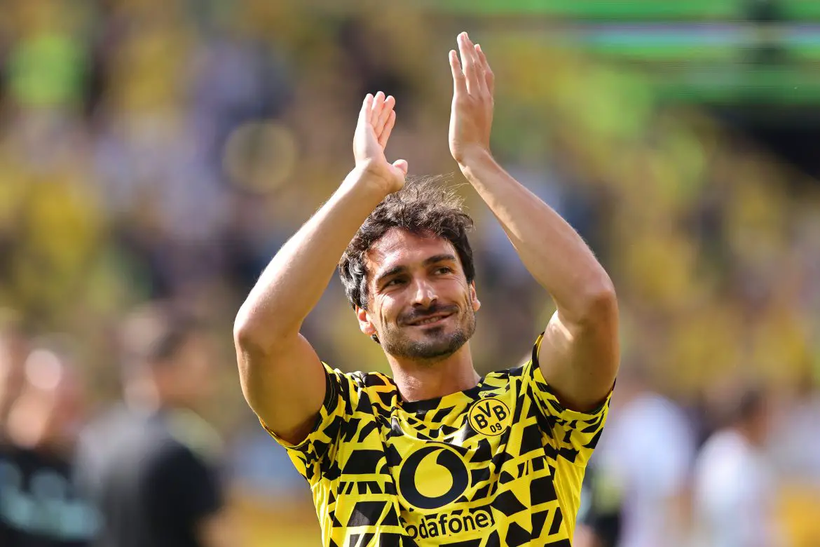 Mats Hummels waves goodbye to Borussia Dortmund fans after retirement.