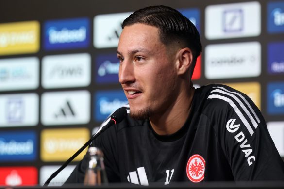 New Eintracht Frankfurt signing Younes Ebnoutalib ahead of his first Bundesliga match.