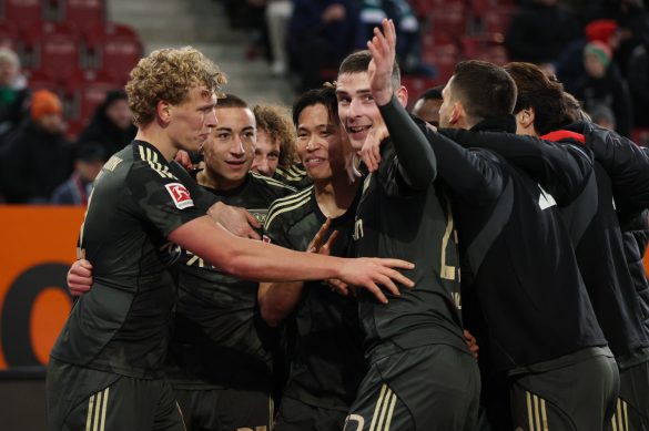 Schalke transfer target Marin Ljubicic (center, hand raised) celebrates scoring for 1. FC Union Berlin in the Bundesliga.