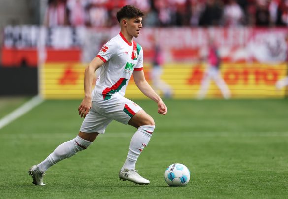 Beşiktaş transfer target Mert Kömür playing for Augsburg in the Bundesliga.