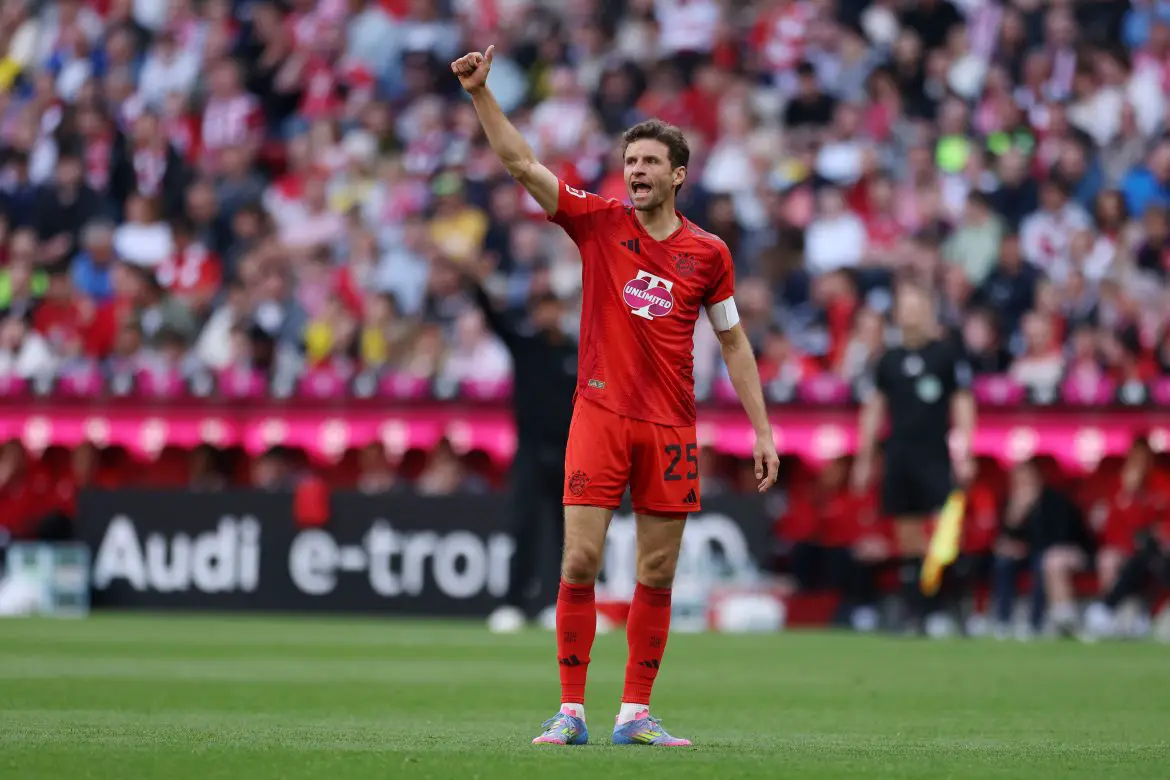 Thomas Müller donning the captain's armband for FC Bayern Munich last night.