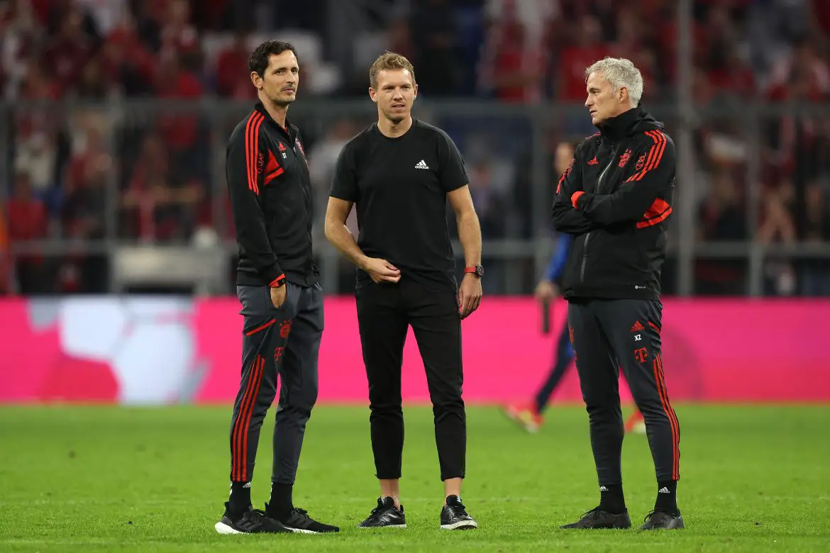 Former Eintracht Frankfurt head coach Dino Toppmöller (left) and Julian Nagelsmann (center) during their days together with Bayern Munich in the Bundesliga.
