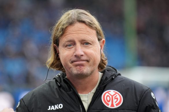 Mainz head coach Bo Henriksen during his team's last Bundesliga match.