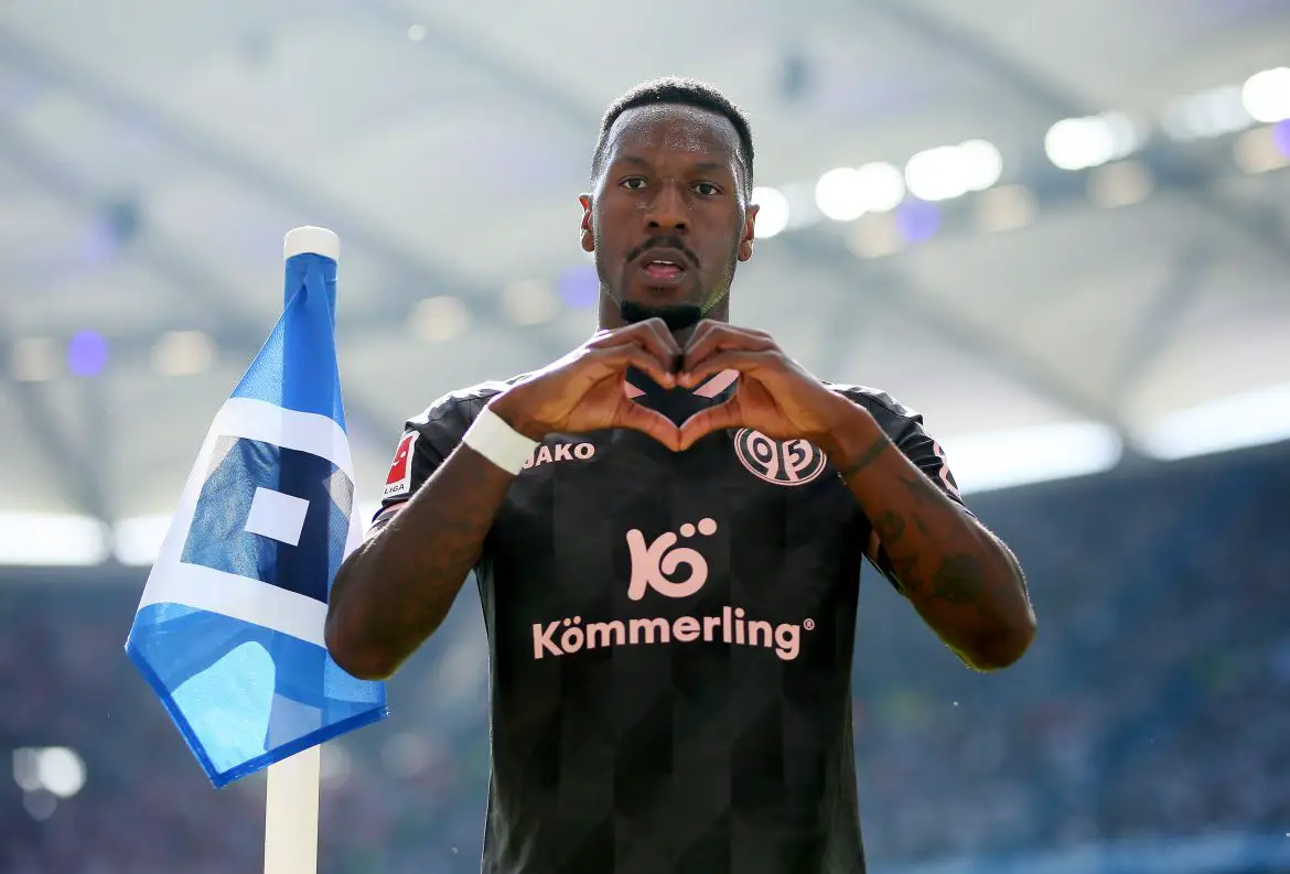 Sheraldo Becker scores for Mainz against Hamburg