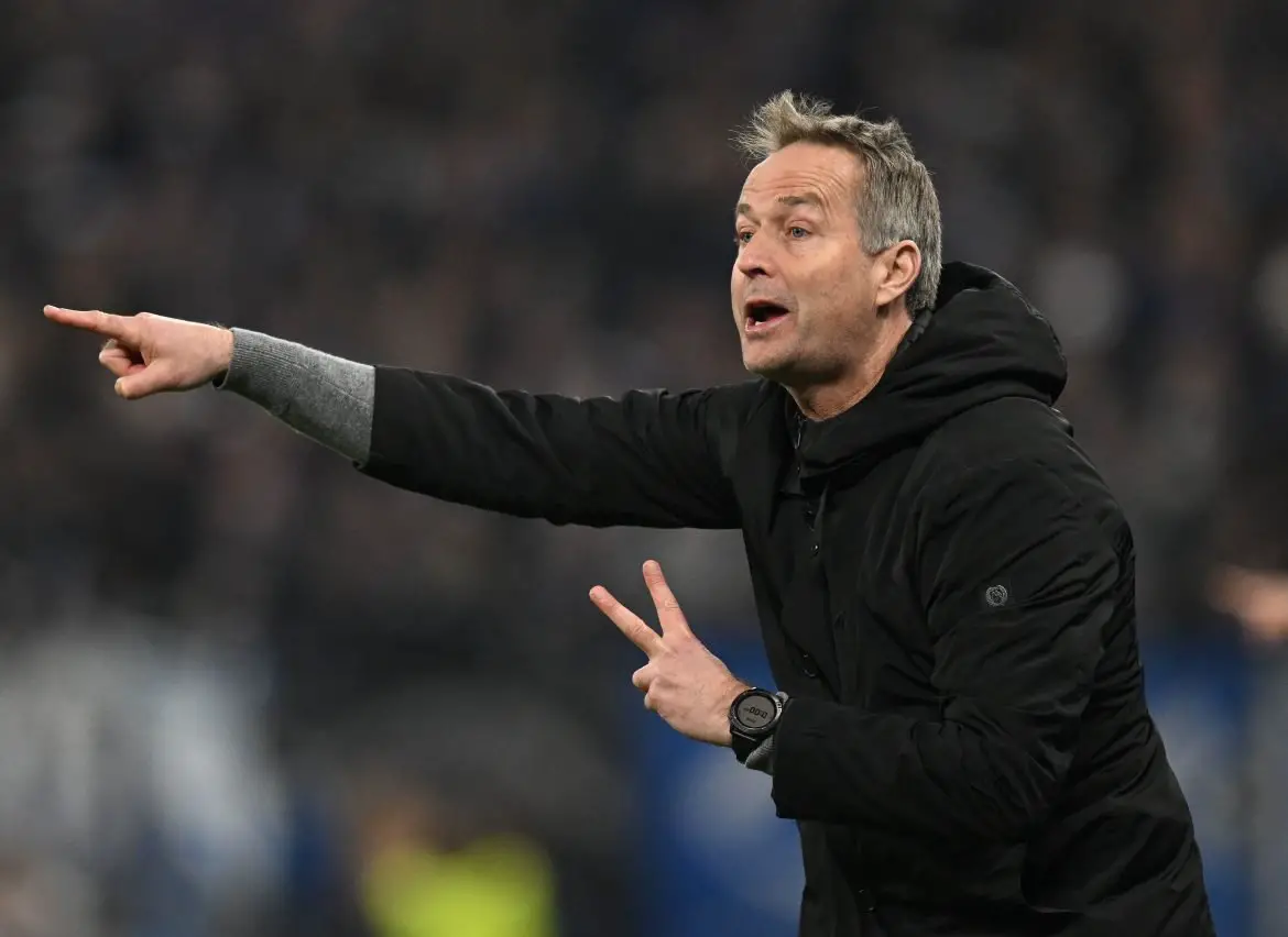 Bayer Leverkusen coach Kasper Hjulmand instructs his team in a match against Hamburg