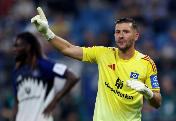 Daniel Heuer Fernandes of Hamburg.