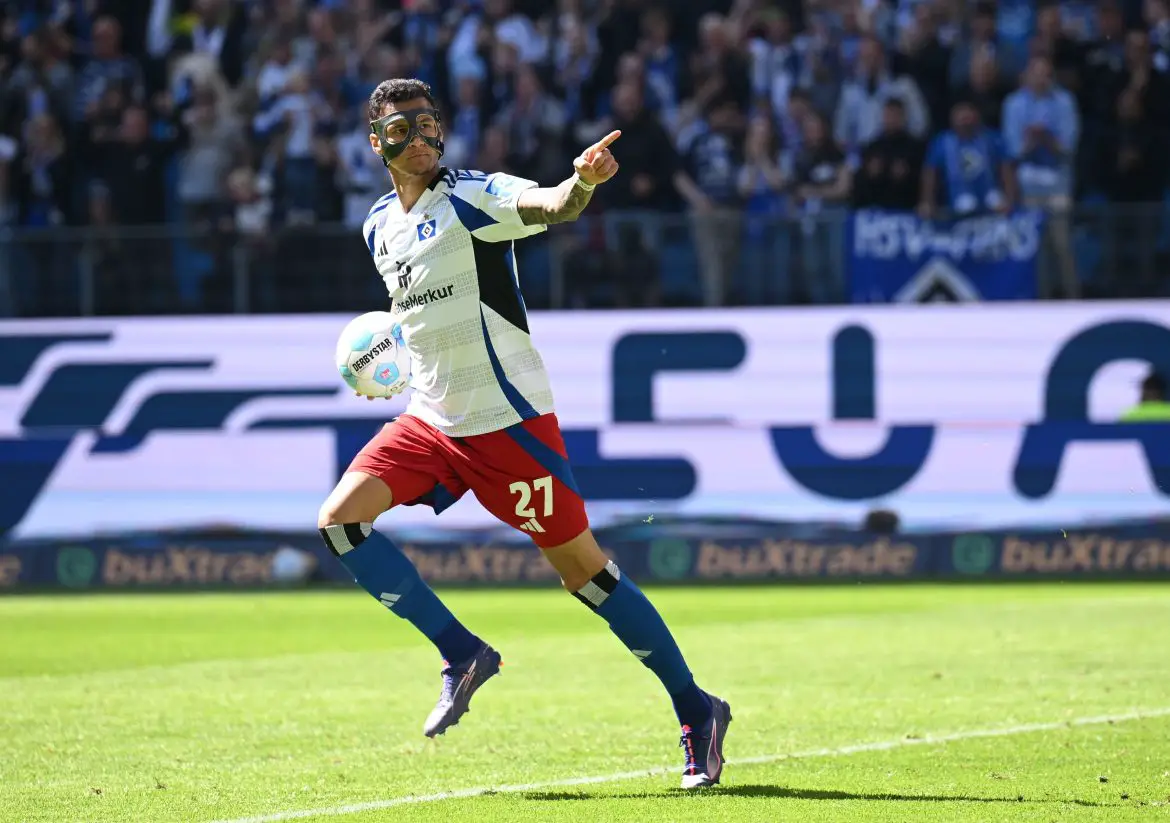 Davie Selke celebrates scoring for Hamburg against Karlsruher.