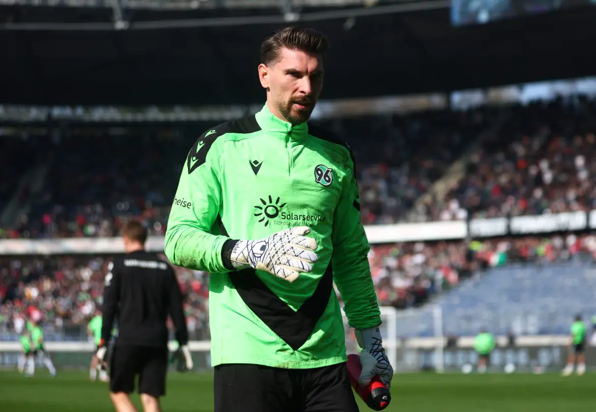After 11 seasons at Hannover 96, veteran German keeper Ron-Robert Zieler is headed back home to FC Köln.