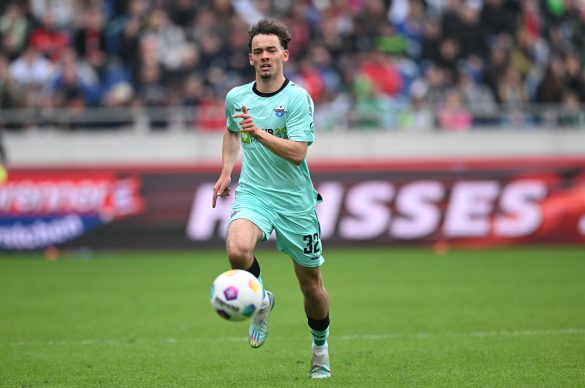 The transfer of Paderborn fullback Aaron Zehnter to Wolfsburg should be finalized shortly.