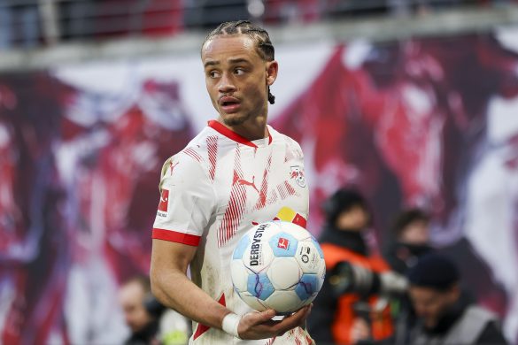 Xavi Simons in Bundesliga action for RB Leipzig against Mainz.