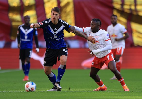 Luka Vuskovic of Hamburg (left).