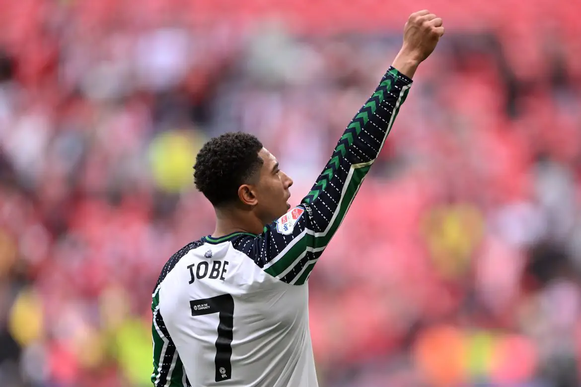Jobe Bellingham acknowledges Sunderland fans at Wembley Stadium.