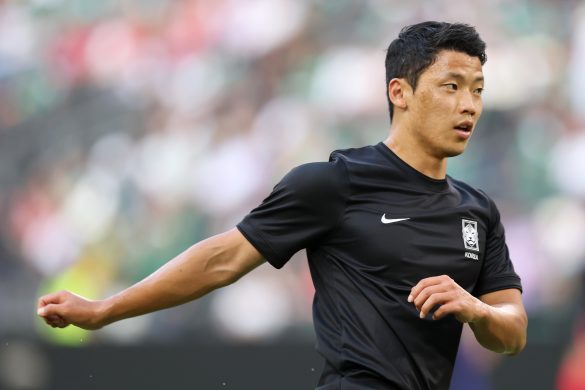 New Schalke 04 signing Hee-chan Hwang.