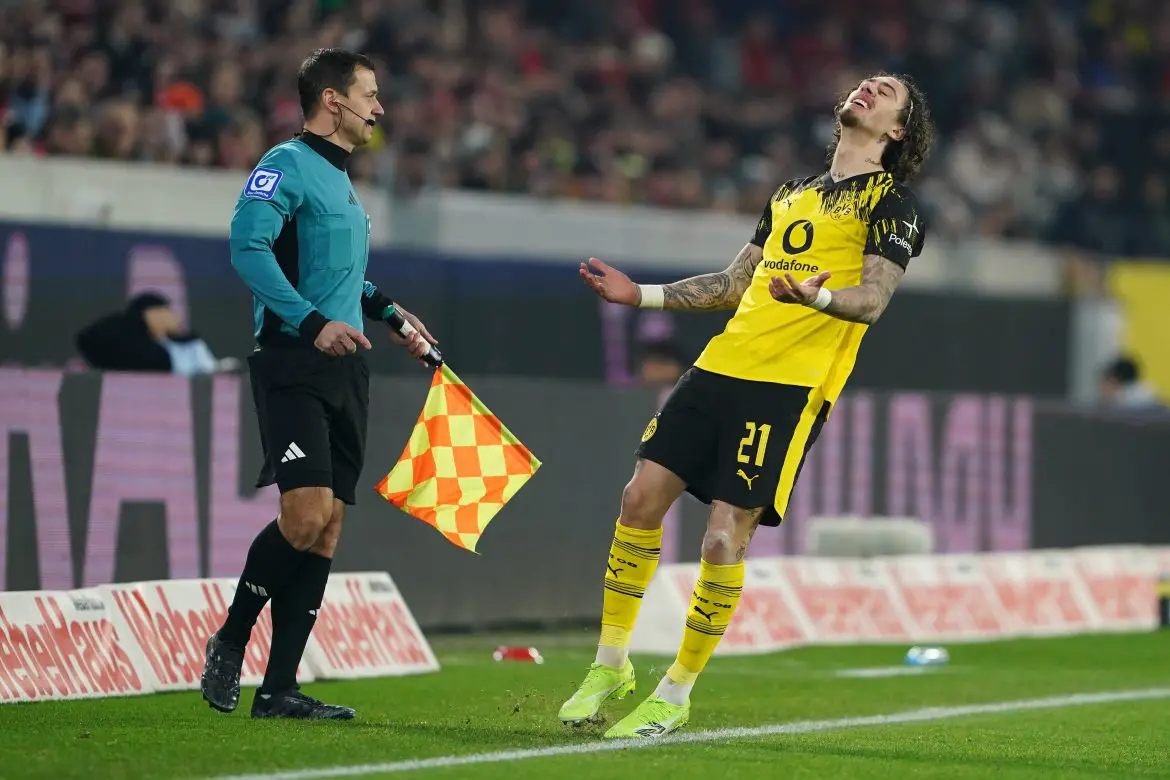 Dortmund draw 1-1 with Freiburg