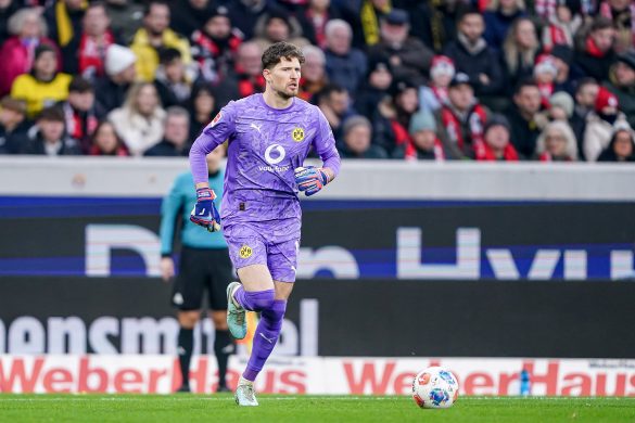 Borussia Dortmund keeper Gregor Kobel.