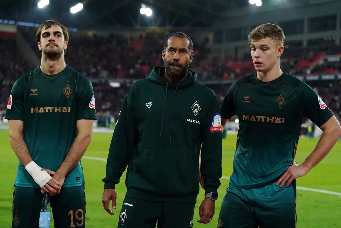 Werder Bremen attacker Jovan Milosevic (left)