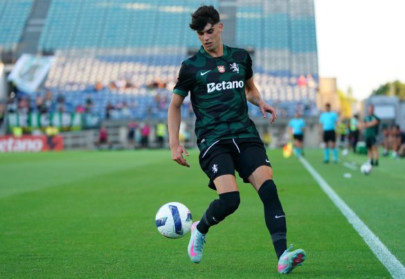 New Augsburg signing Rodrigo Ribeiro.