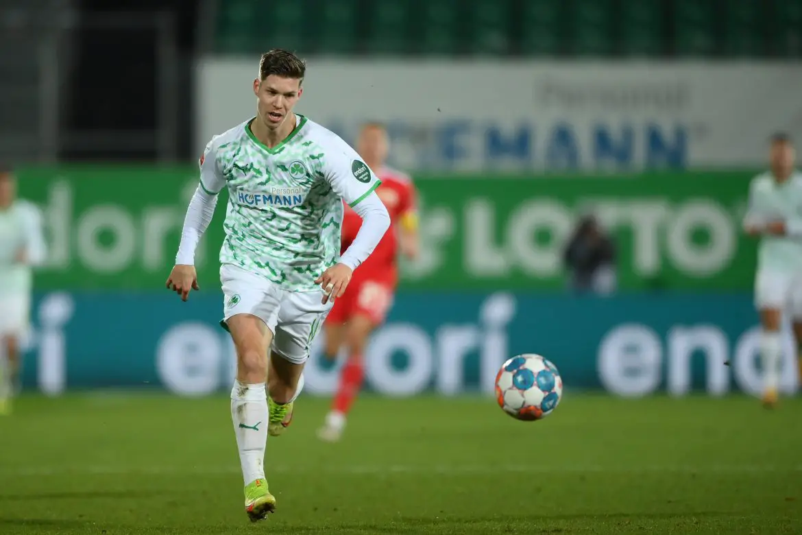 Current Werder Bremen striker Cedric Itten playing with SpVgg Greuther Fürth in December 2021.