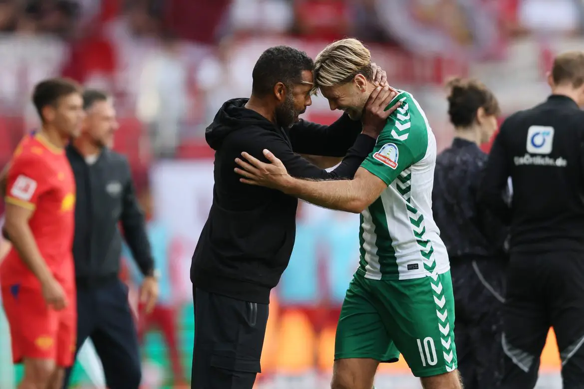 Werder Bremen head coach Daniel Thioune (left) and Niclas Füllkrug (right) in the Bundesliga.