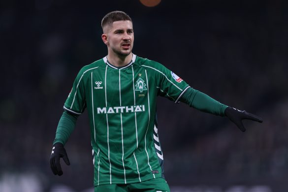 Leeds target Romano Schmid, playing for Werder Bremen.
