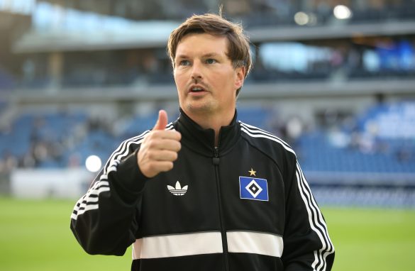 Hamburg head coach Merlin Polzin in the Bundesliga.