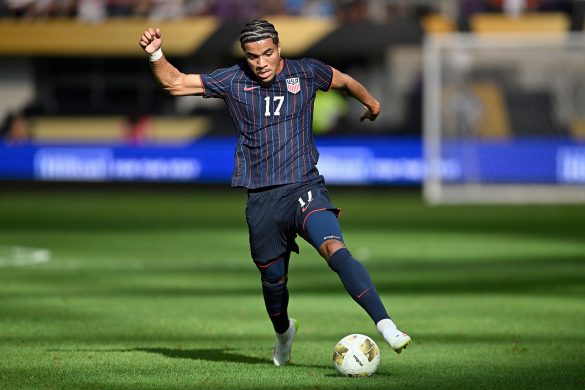 Malik Tillman playing for the USMNT at the Gold Cup.