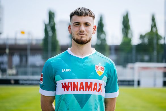 VfB Stuttgart keeper Dennis Seimen.