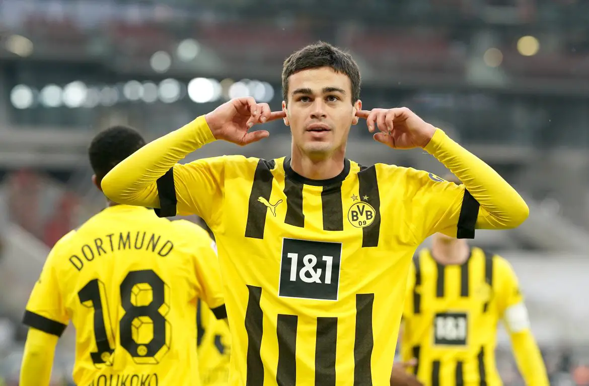 USMNT attacker Giovanni Reyna representing Borussia Dortmund.