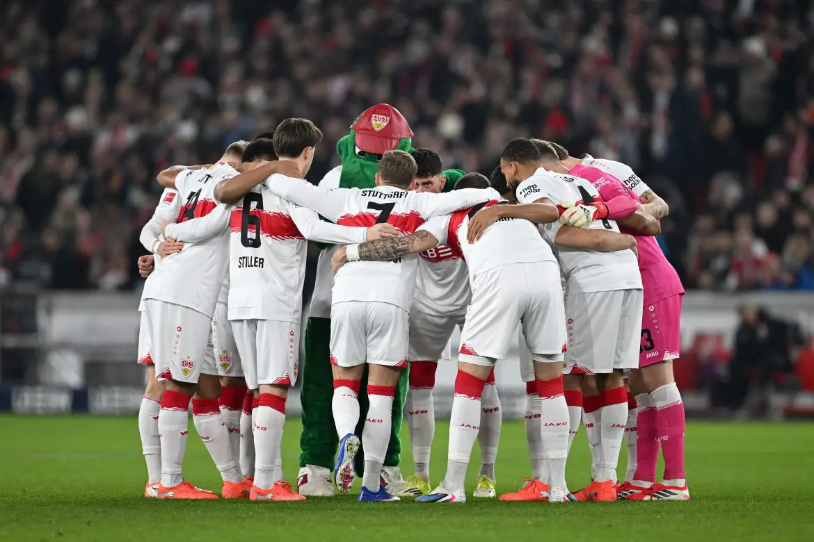 Stuttgart players huddle up prior to their Bundesliga fixture against Eintracht Frankfurt.