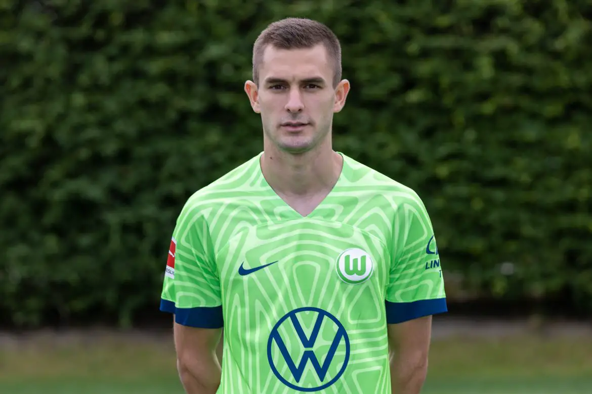 VfL Wolfsburg's BArtol Franjic looks set to spend the season on loan in Italy's Serie B.