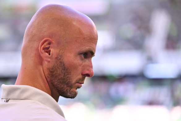 Now former Wolfsburg head coach Paul Simonis.